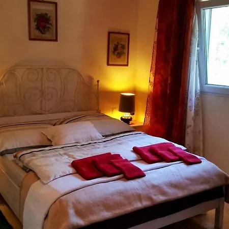 Stone Corner I Ruhiges Steinhaus Mit Garten Nahe Rovinj & Meer 別荘 *