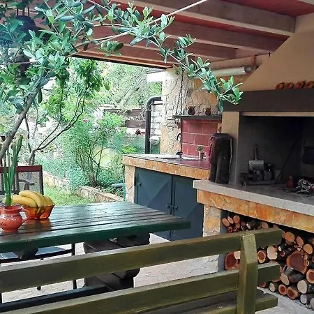 Stone Corner I Ruhiges Steinhaus Mit Garten Nahe Rovinj & Meer ロヴィニ