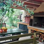 Our Stone Corner Ρόβινι